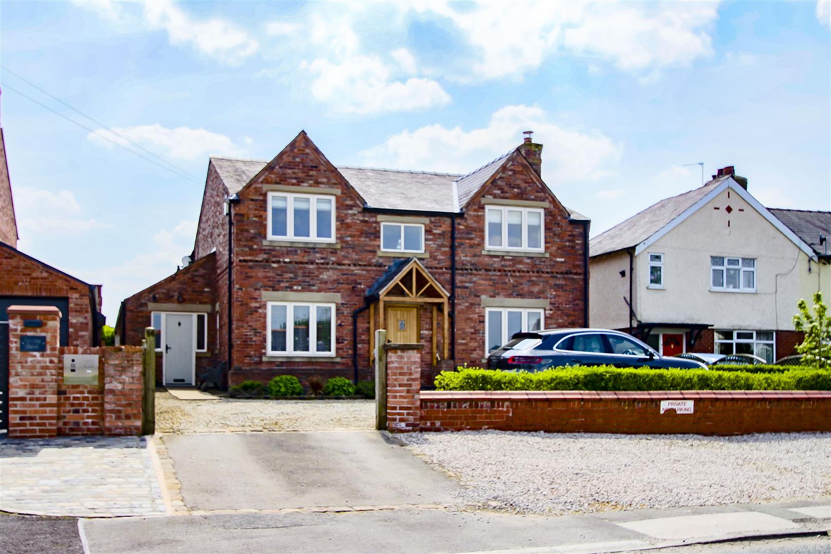 4 Bed Detached House For Sale - Main Image